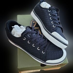 Keen NWT Elsa III Women's Quilted Sneaker
